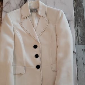 Beautiful Tahari blazer